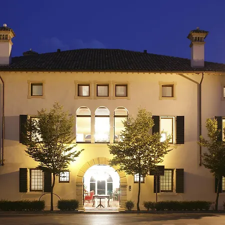 מלון Busta מונטבלונה