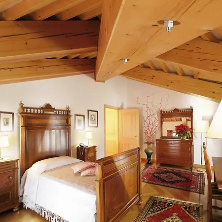Busta Hotel 3*